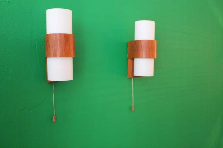 A Pair of Wall Sconces by Philips 1950s Opaline Glass and Teak Wood 4
