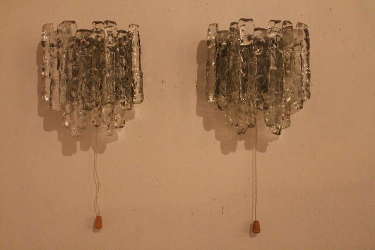 Pair of Wall Sconces by Kalmar Austria 1960s Ice Glasses In Good Condition In Antwerp, BE