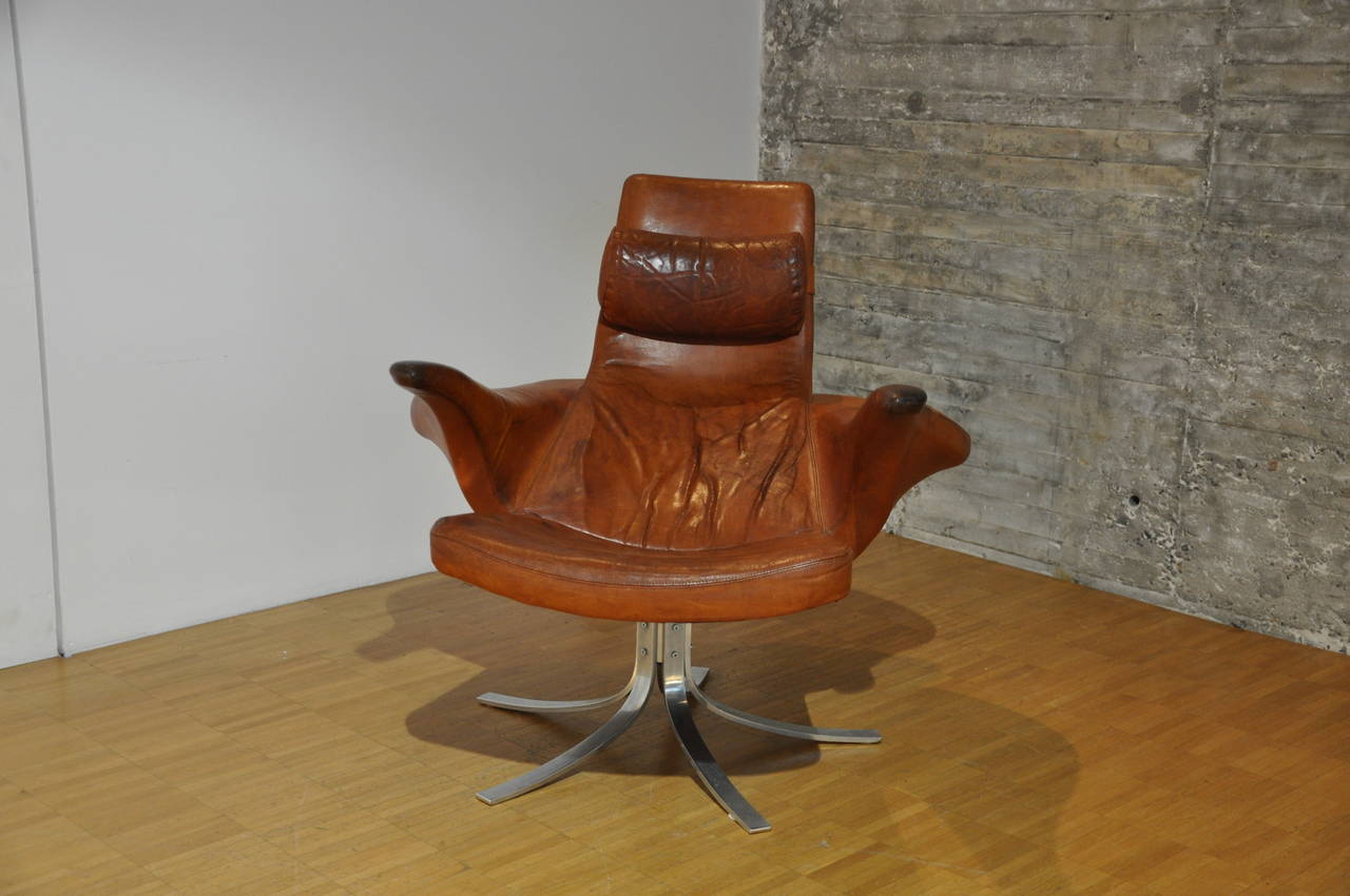 First edition Seagull lounge chair by Gösta Berg and Stenerik Eriksson. 
Produced by Fritz Hansen in a limited number.

Dimensions: Chair 35