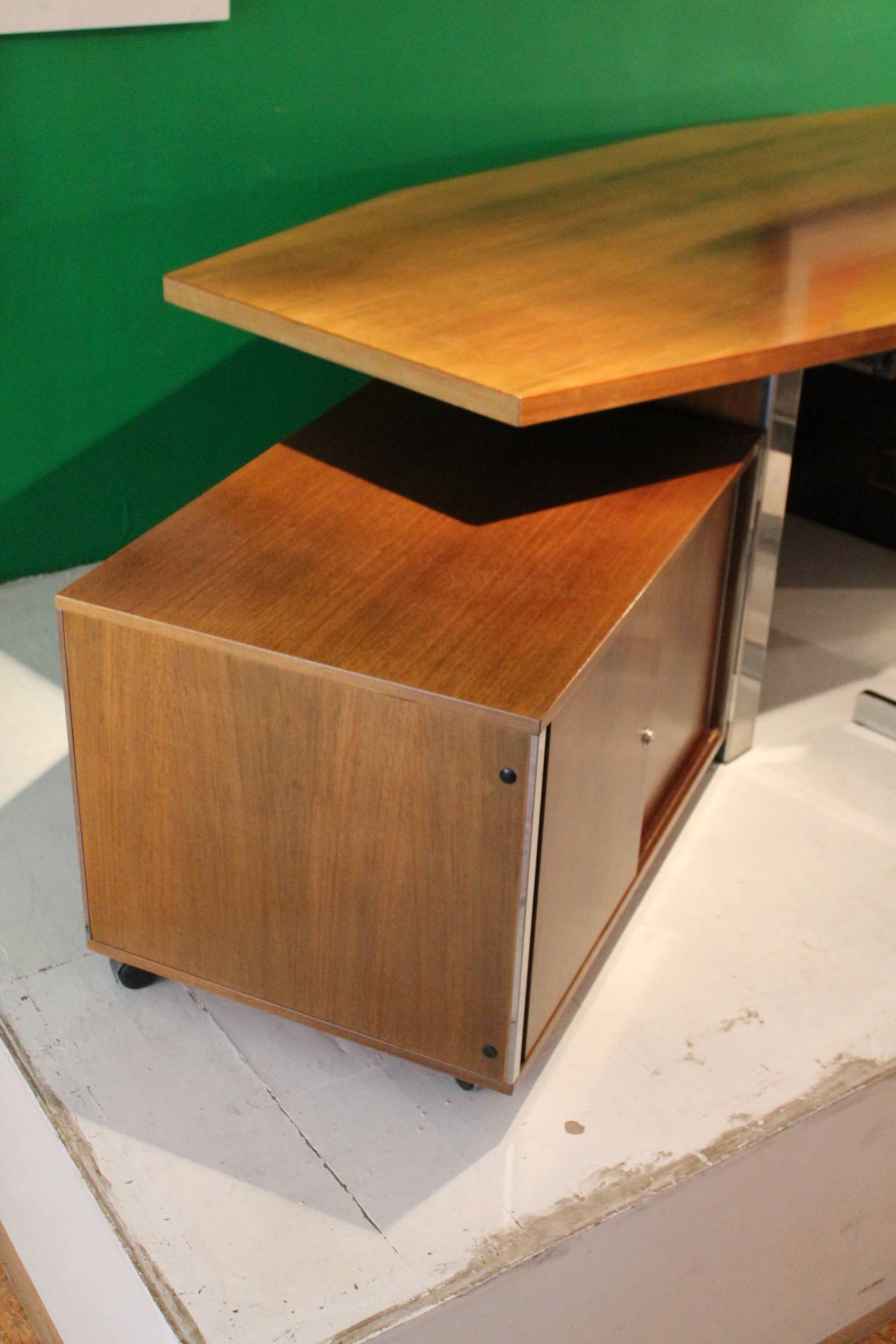 Impressive Desk by Ico Parisi for MIM, Italy, 1970s In Good Condition In Antwerp, BE