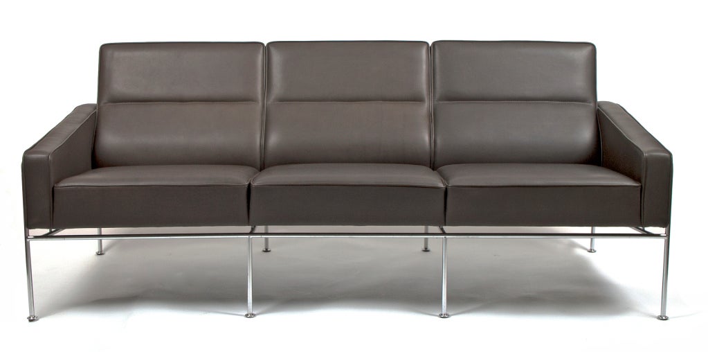 Arne Jacobsen Airport Sofa for Fritz Hansen