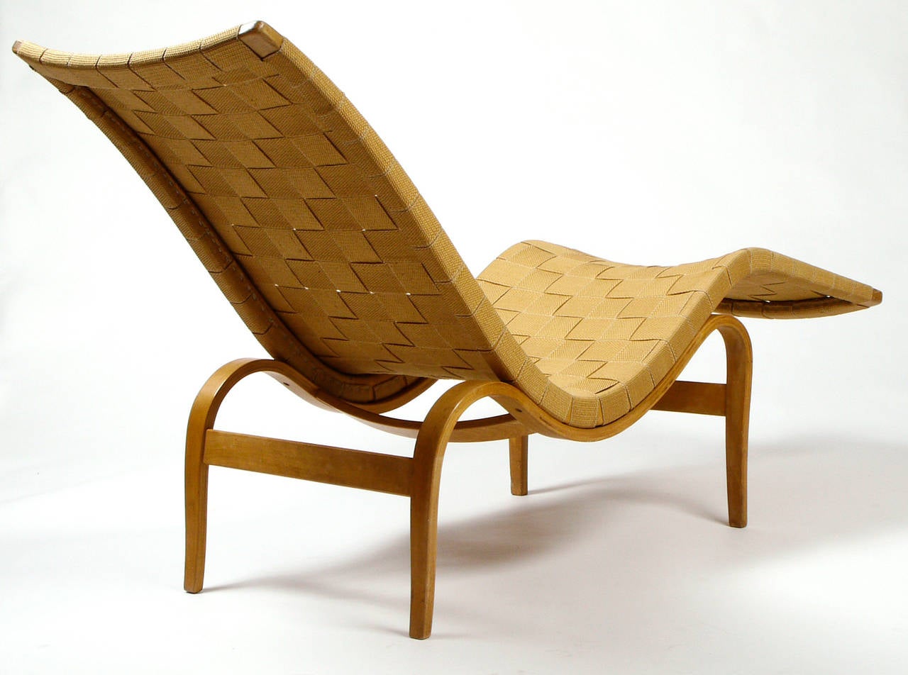 model chaise