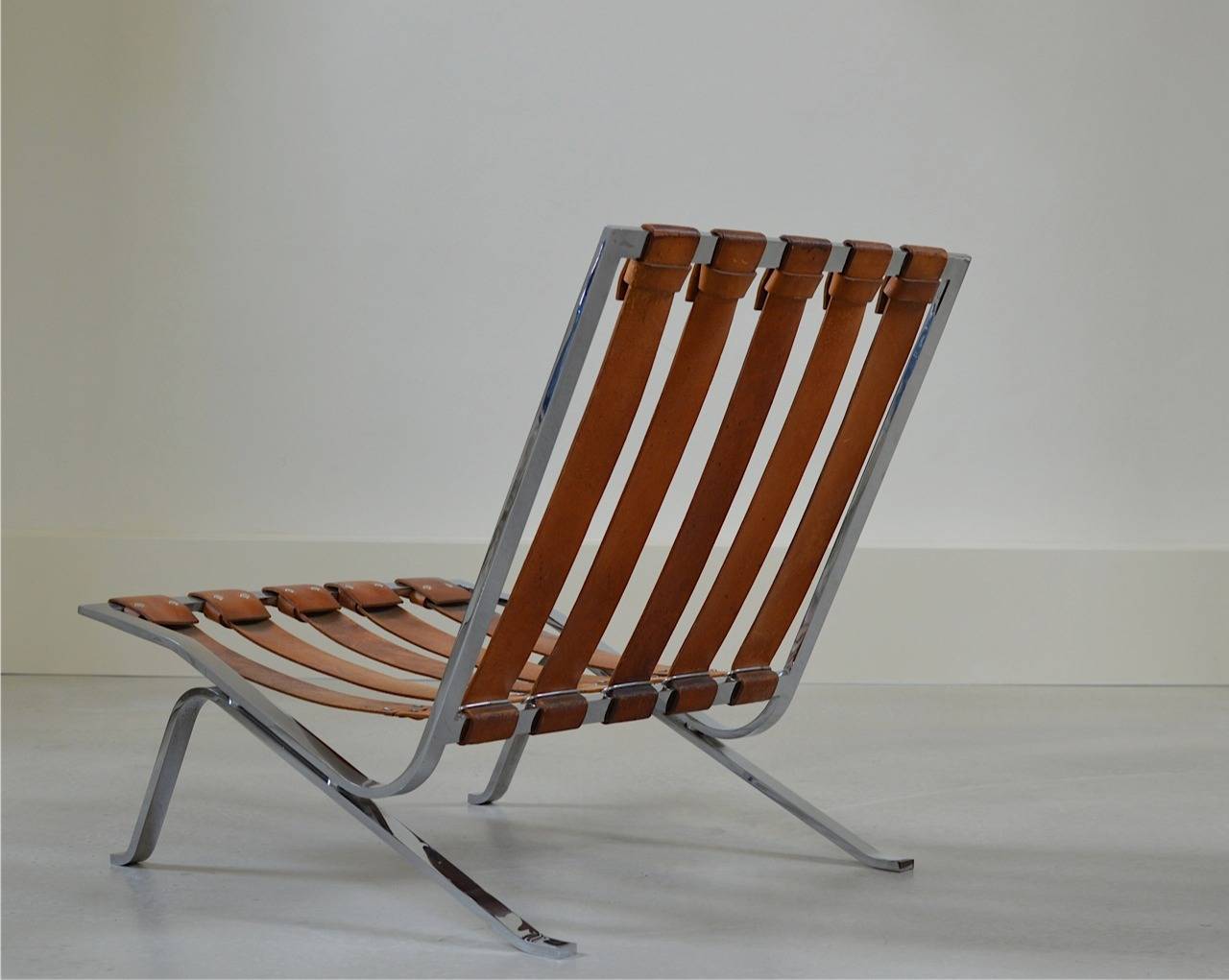 Mid-20th Century Rare RH301 Lounge Chair by Architect Robert Haussmann