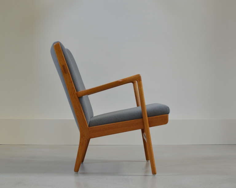 Mid-20th Century Pair of Hans Wegner AP16 Chairs by AP Stolen