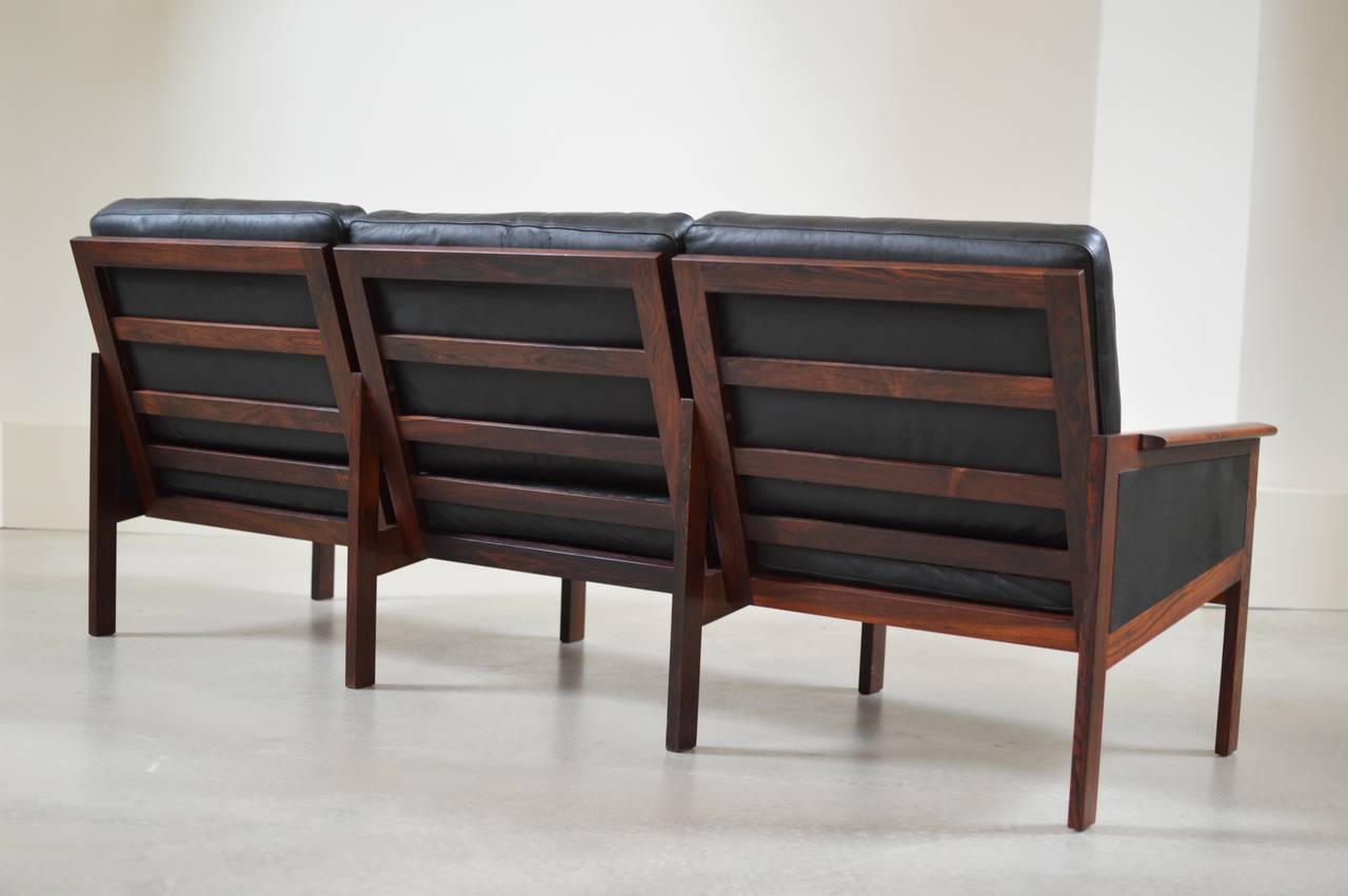 Scandinavian Modern Rosewood & Black Leather Sofa by Illum Wikkelso for N. Eilersen