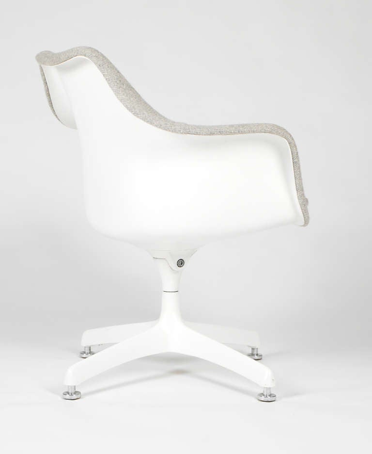 American Pair of Eero Saarinen Upholstered Tulip Swivel Desk Chairs for Knoll