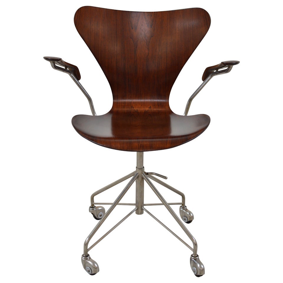 Earliest Arne Jacobsen Rosewood Swivel Desk Chair with Arms