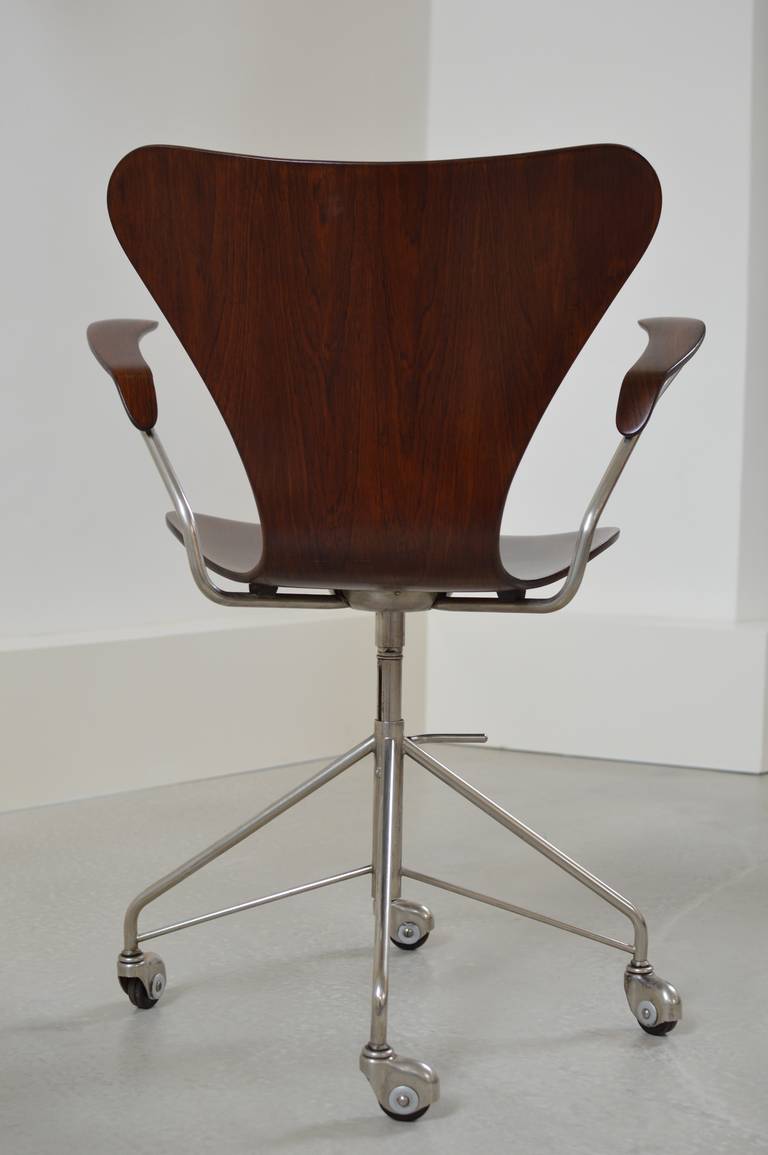 Scandinavian Modern Earliest Arne Jacobsen Rosewood Swivel Desk Chair with Arms