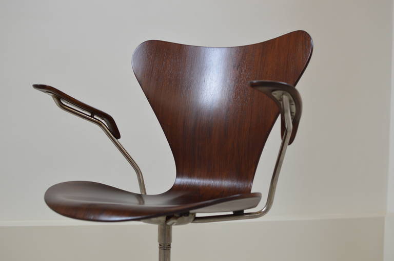 Mid-20th Century Earliest Arne Jacobsen Rosewood Swivel Desk Chair with Arms