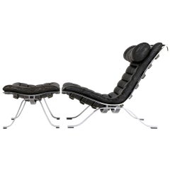 Arne Norell Ari Lounge Chair & Ottoman aus schwarzem Büffelleder