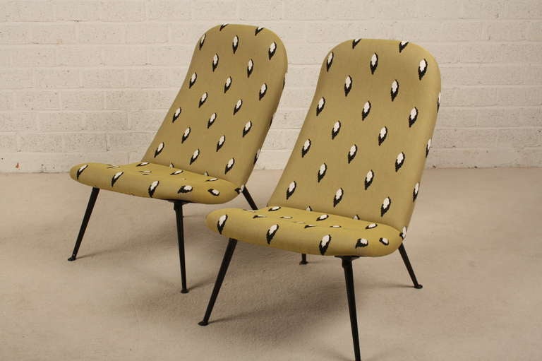 A set of two Theo Ruth chairs of the Dutch firm Artifort. The chairs are reupholstered one year ago with 