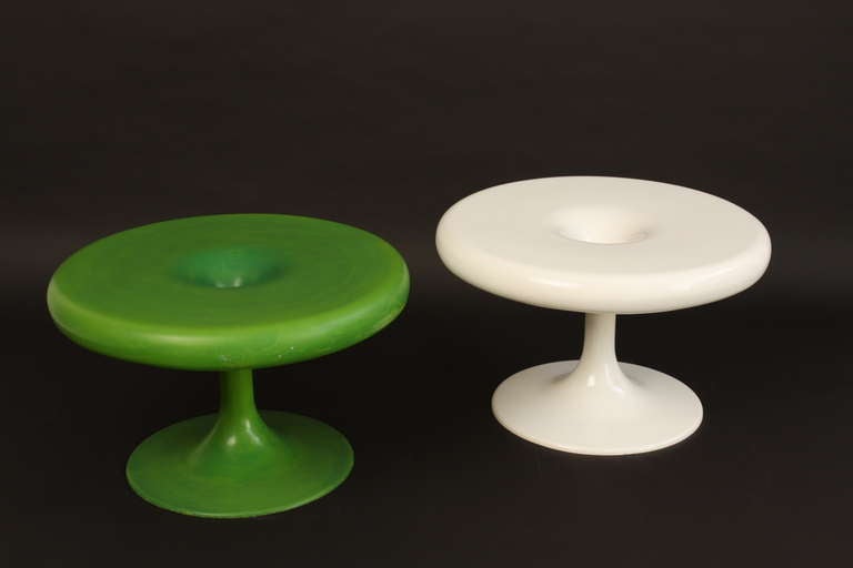 Eero Aarnio Mushroom. Very rare white early mushroom table from the 1960. Designed by Finish Eero Aarnio. This table is of fiberglass and handmade. The foot is like a tulp. This table has been used in the first Dutch showroom for Eero Aarnio.