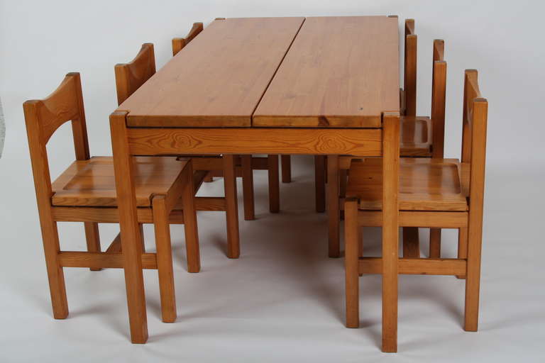 Tapiovaara set designed in 1963 for Laukaan Puu Oy. Six chairs and a table. The construction is very famous for Tapiovaara because its woodconnections. Table is 160cm by 80cm, 73cm heigh. Chairs sitting is 42cm heigh. Price is for the set.