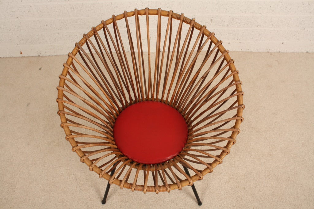 Very nice chair in the style of Franco Albini. The chair has a complete circle. This chair is so designed that there is an innerspace. Minimal art in top-condition.