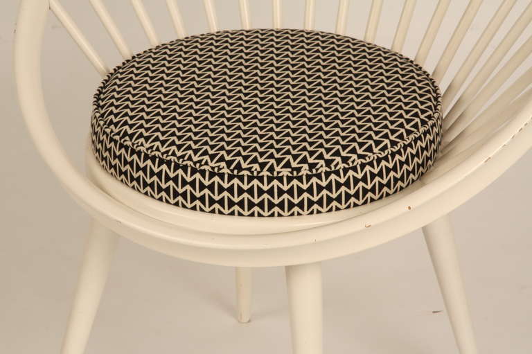 circle wood chair