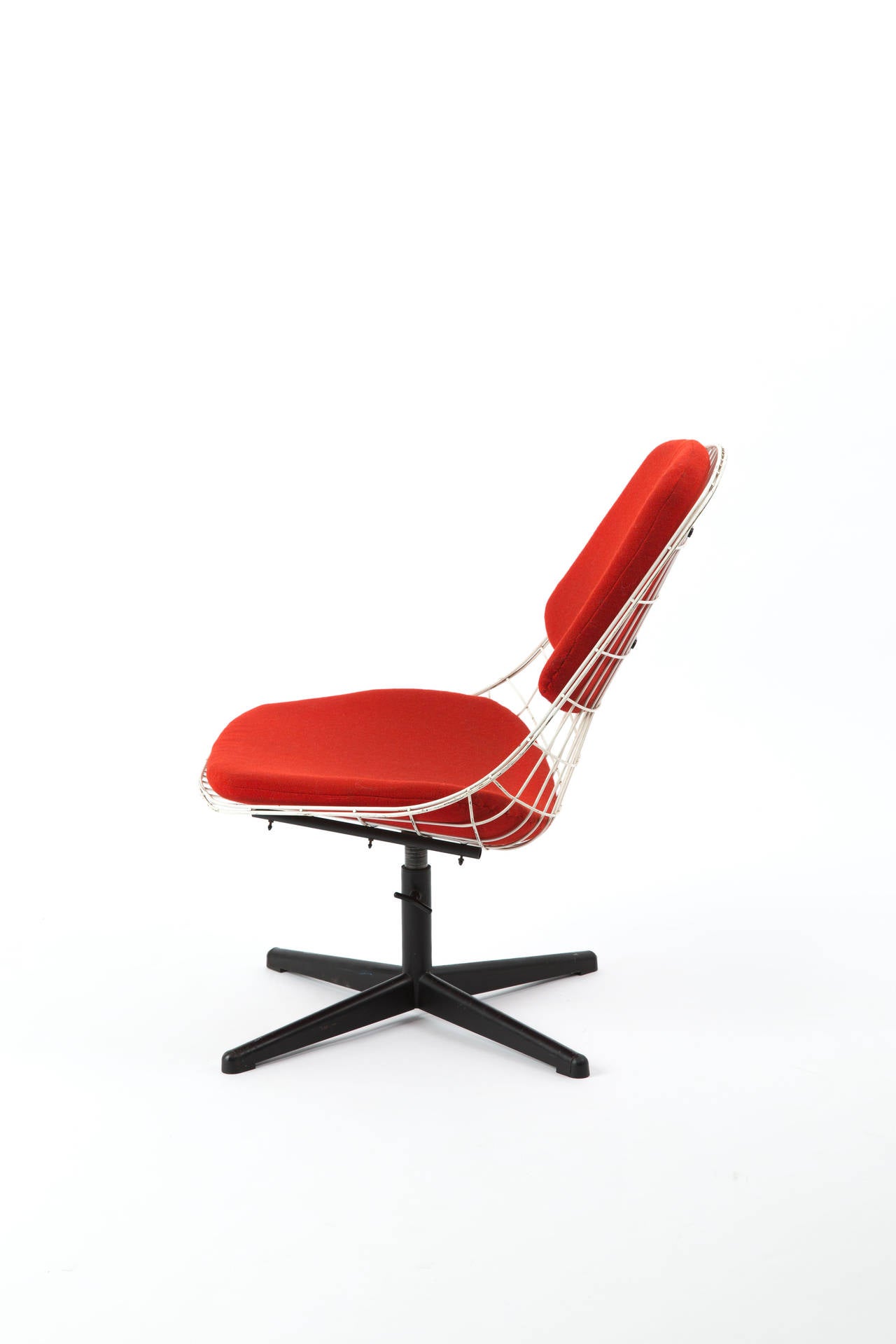 Mid-Century Modern Cees Braakman for Pastoe Swivel Chair For Sale