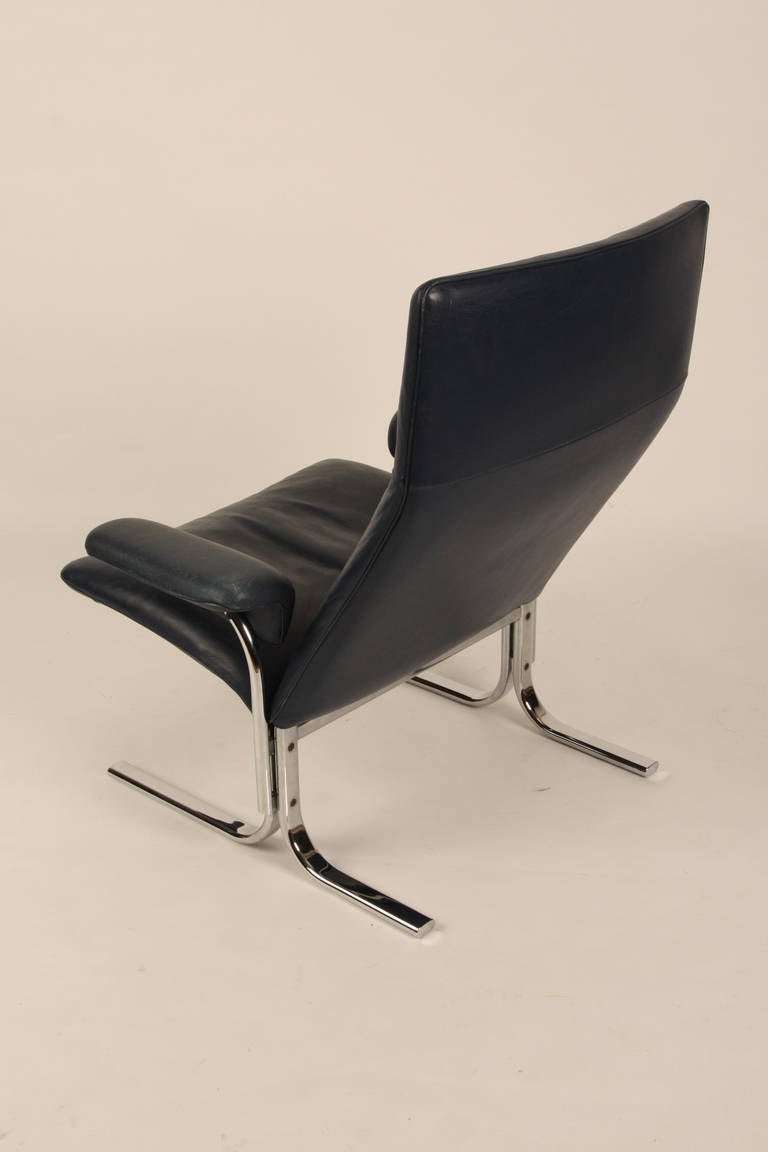 Swiss De Sede DS-2030 Lounge Chair with Hocker in Blue Leather