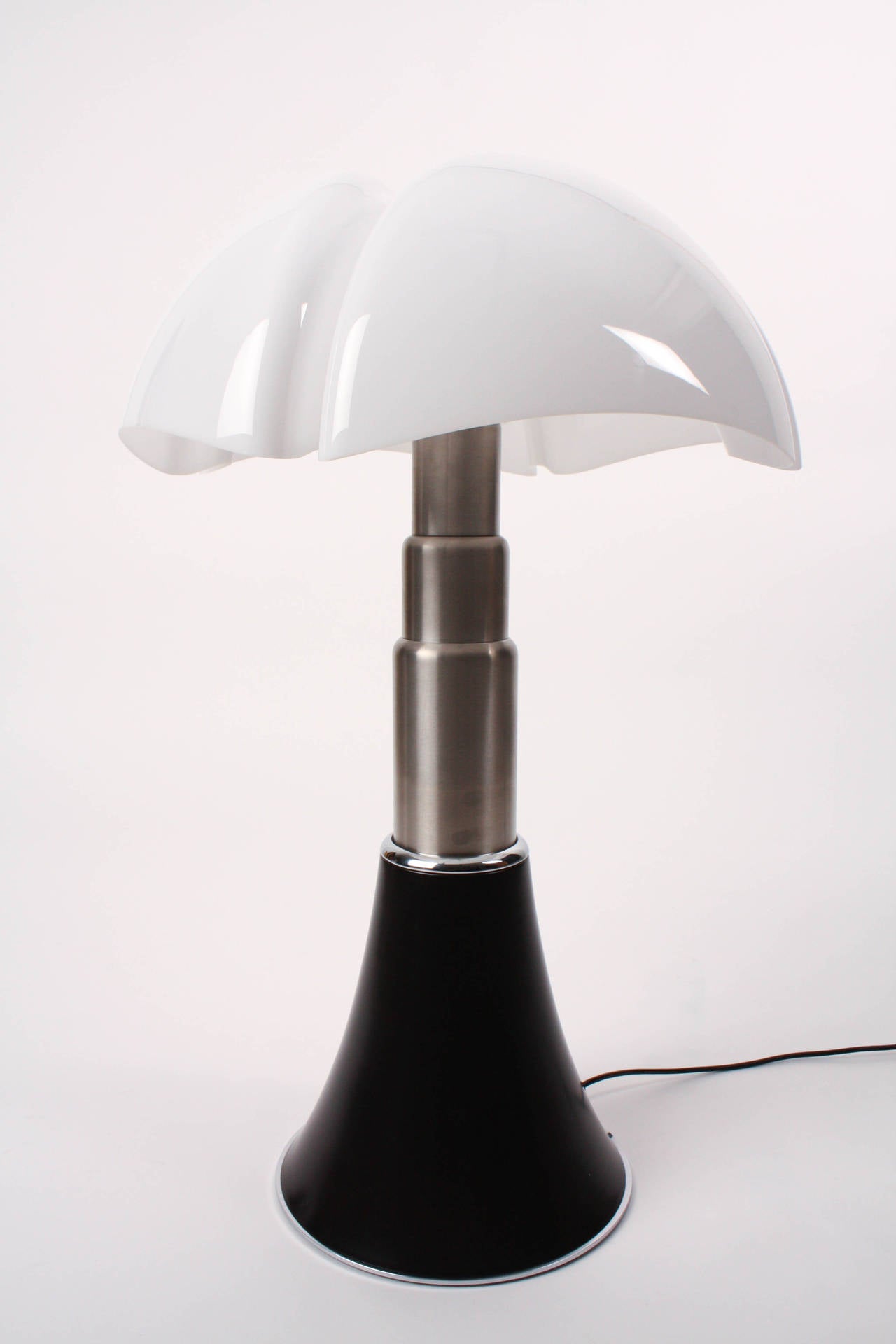 Italian Pipistrello Lamp, Gae Aulenti
