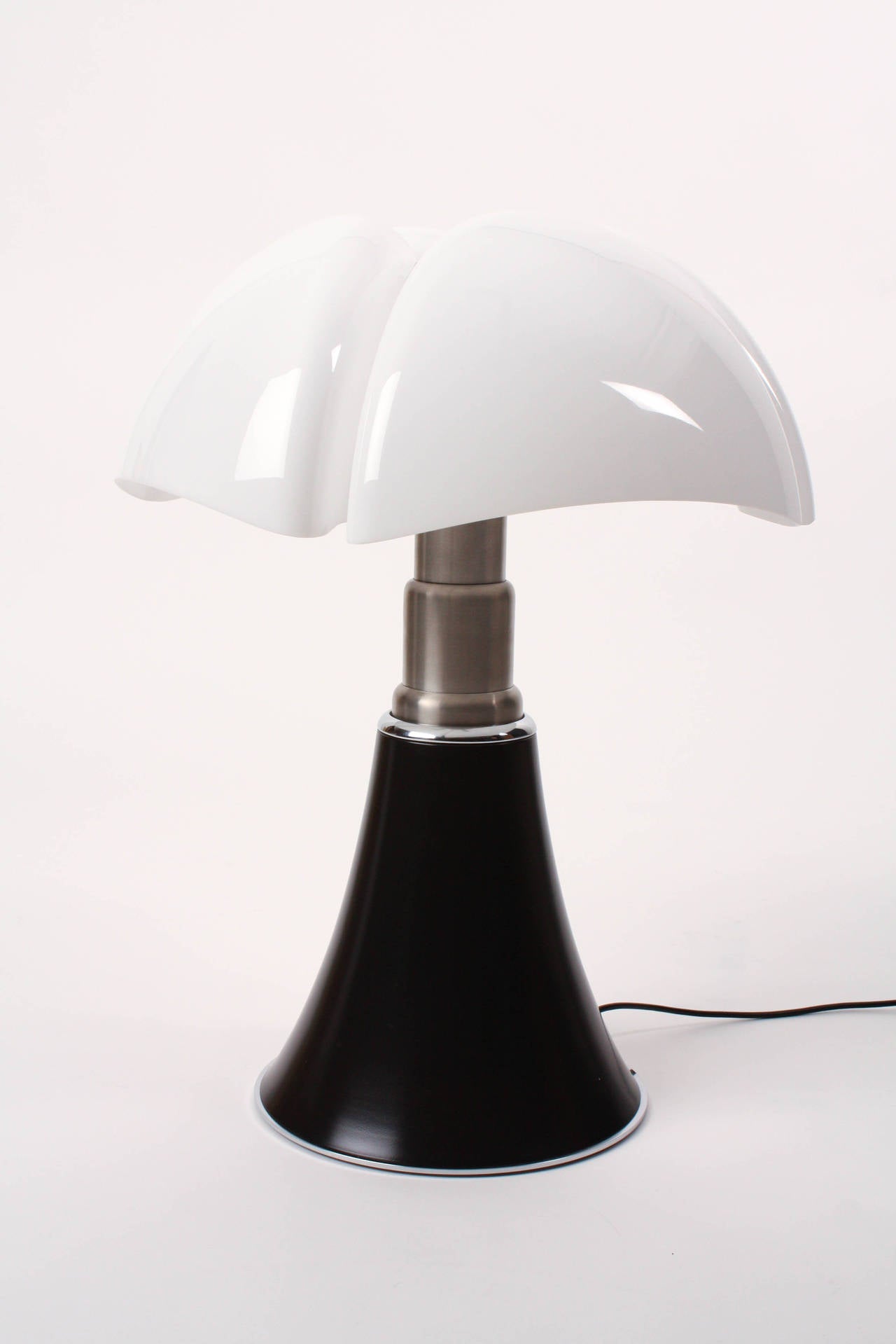 Acrylic Pipistrello Lamp, Gae Aulenti