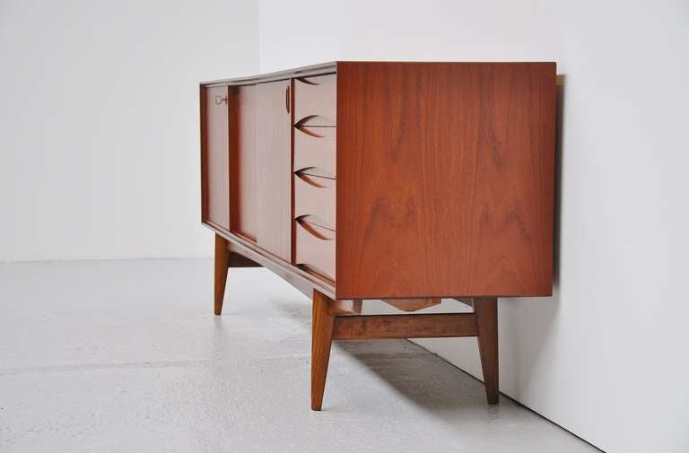 Mid-Century Modern Oswald Vermaercke Paola V-Form Sideboard Teak 1959