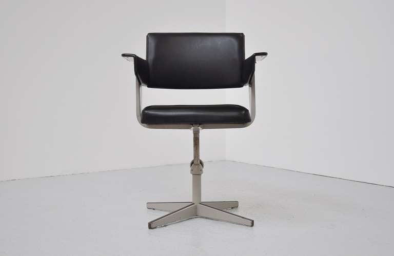 Mid-Century Modern Friso Kramer Revolve Desk Chair Ahrend 1960