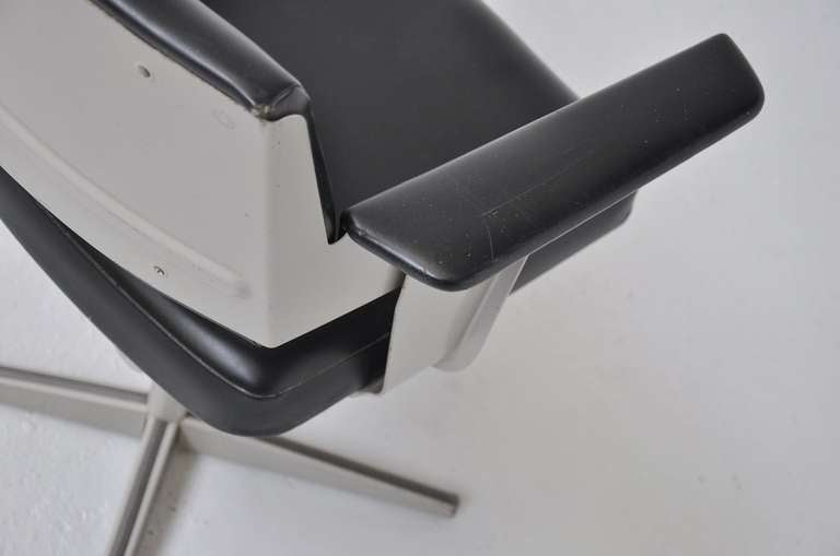 Friso Kramer Revolve Desk Chair Ahrend 1960 2