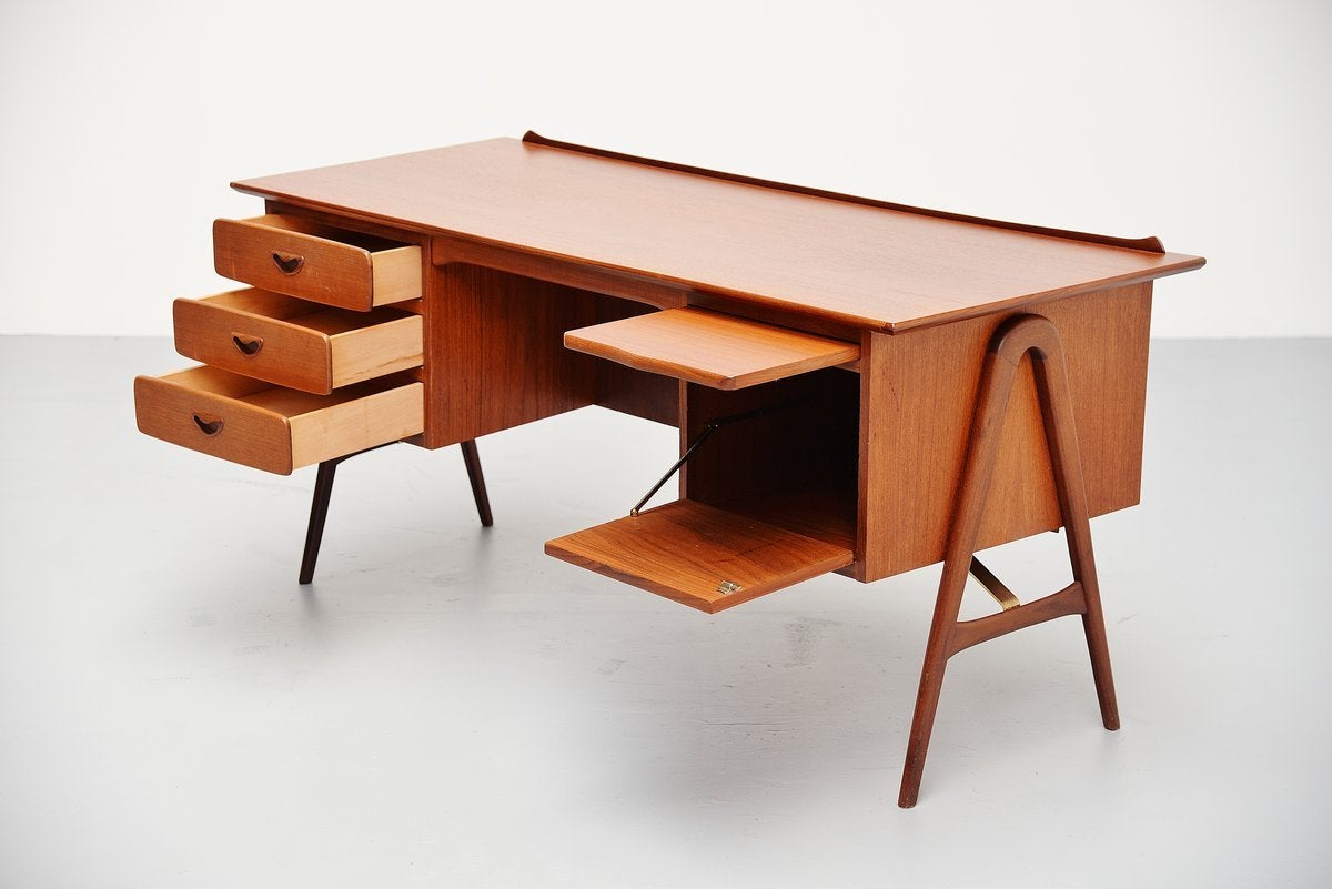 Webe Desk by Louis Van Teeffelen, Holland, 1959 In Good Condition In Roosendaal, Noord Brabant