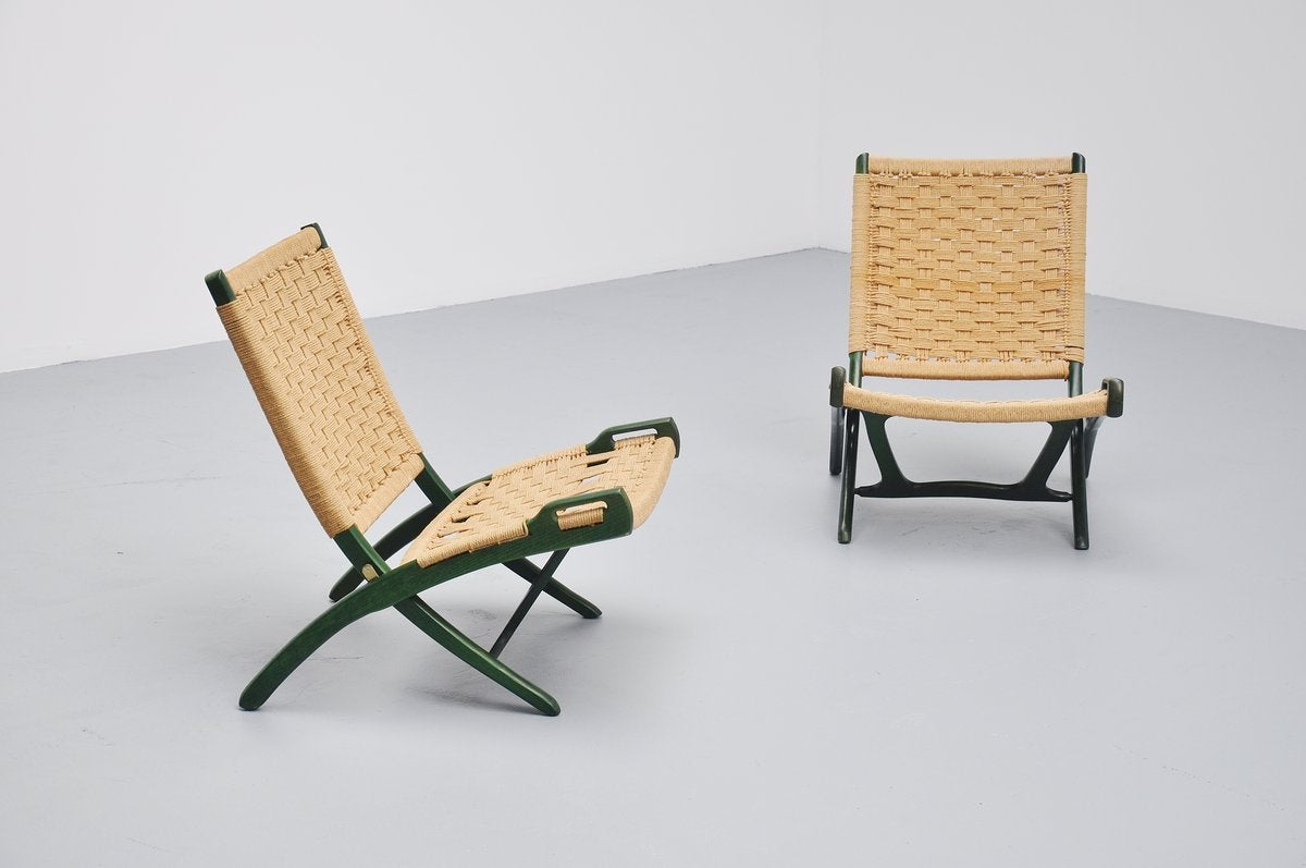 Very nice pair of folding chairs, designed by Ebert Wels, United Kingdom, 1960. These chairs were fore sure inspired by the PP-512 chair from Hans J. Wegner. As these chairs were designed for easy storing as well, they are very easy to fold and hang