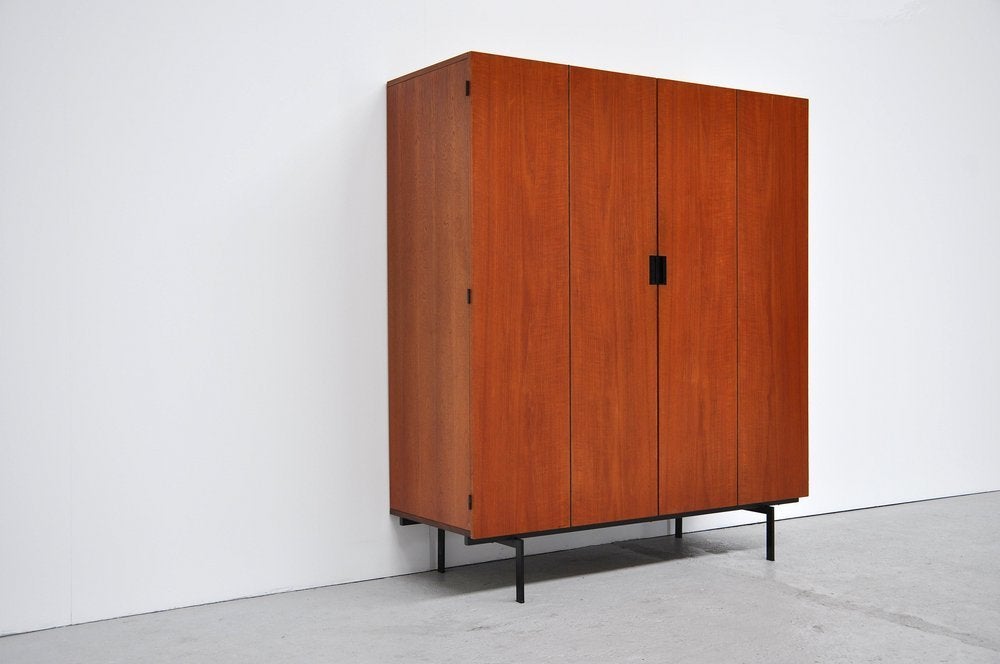 Pastoe Japanische Serie Kleiderschrank Teak mit Metallrahmen