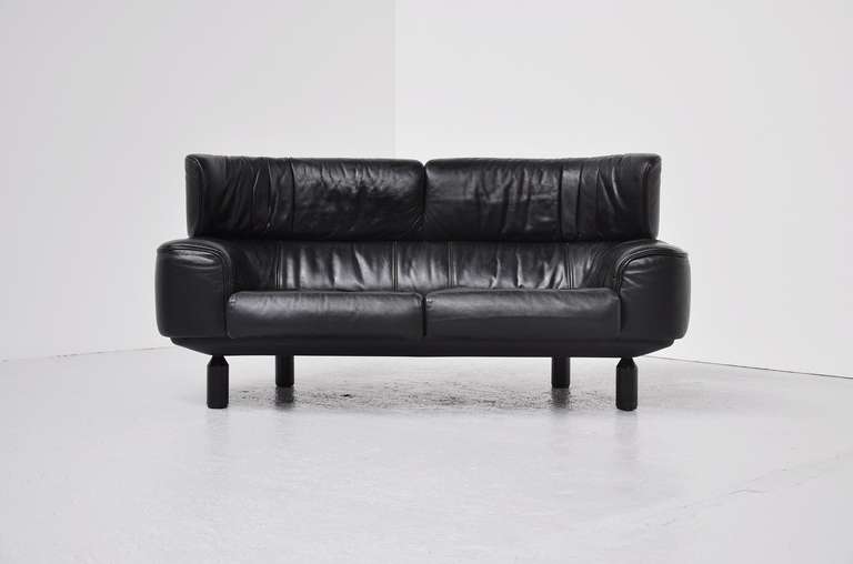 Gianfranco Frattini Bull love seat sofa in black leather, Italy 1987