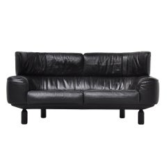 Gianfranco Frattini Bull love seat sofa in black leather, Italy 1987
