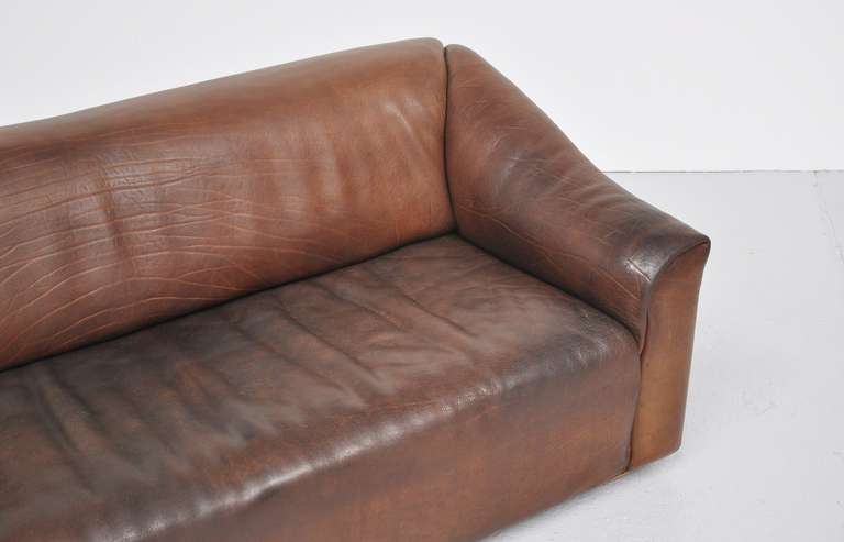 De Sede DS47 3 seater sofa in brown thick Bullhide 1970 In Good Condition In Roosendaal, Noord Brabant