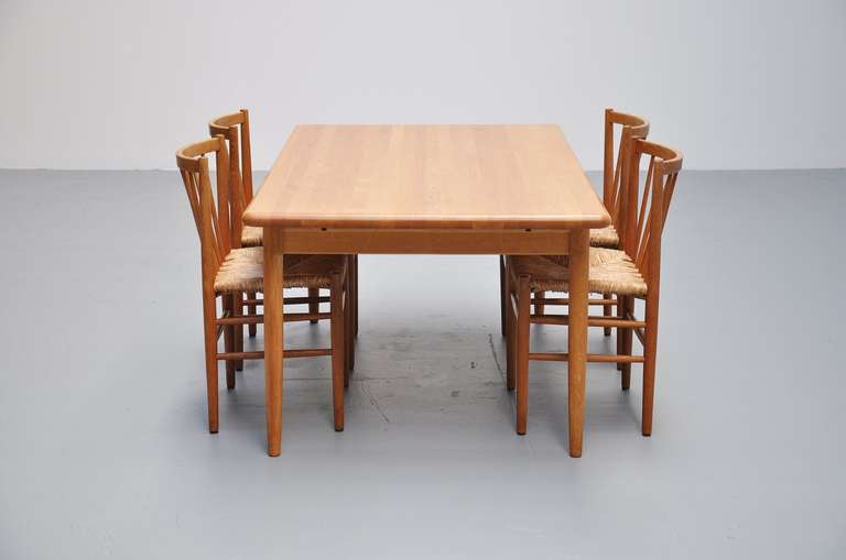 Niels Moller Oak Dining Table Denmark 1970 In Good Condition In Roosendaal, Noord Brabant