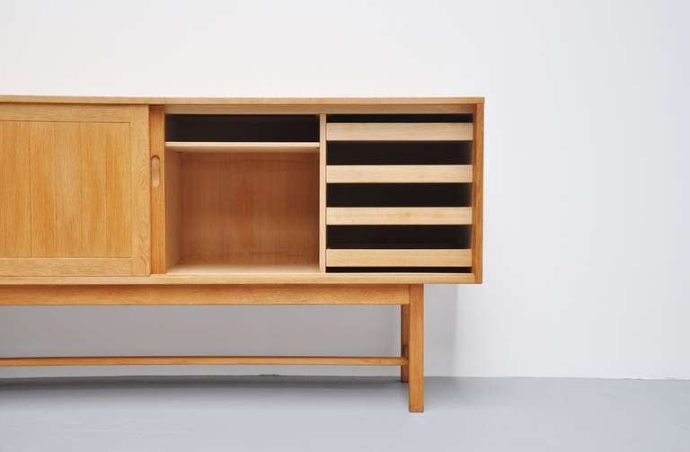 Kurt Ostervig Oak Credenza for KP Mobler 1970 In Good Condition In Roosendaal, Noord Brabant