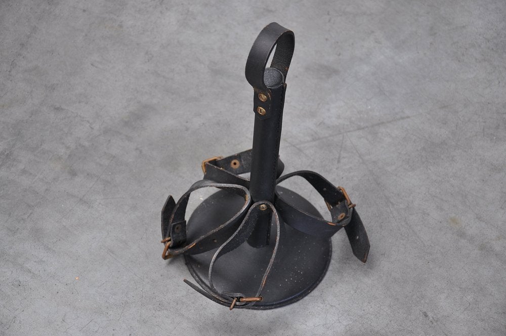 Portabotellas atribuido a Jacques Adnet, Francia, 1940 Latón en venta