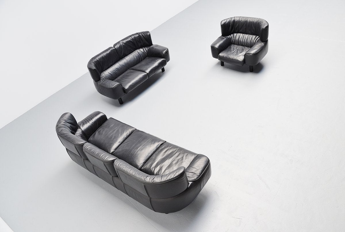 Amazing looking sofa set designed by Gianfranco Frattini for Cassina, Italy 1987. This set is no longer in production and was only produced for 1 year. I cannot find any reference on these chairs on the internet but they are documented in the famous