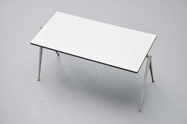 Wim Rietveld Large Pyramid Table for Ahrend de Cirkel, 1959 In Good Condition In Roosendaal, Noord Brabant