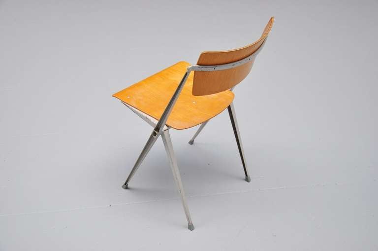 Wim Rietveld Pyramid Chairs for Ahrend De Cirkel, 1960 In Good Condition In Roosendaal, NL