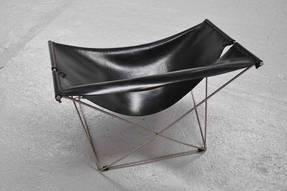 Pierre Paulin Butterfly Chair F675 For Artifort Black Leather In Good Condition In Roosendaal, Noord Brabant
