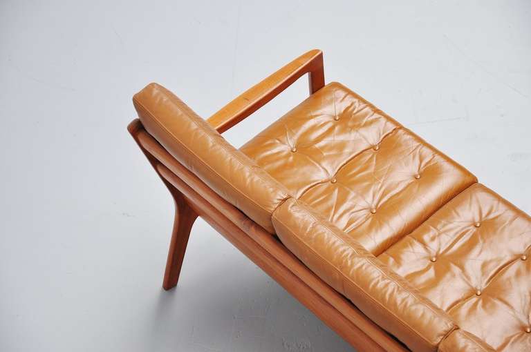 Ole Wanscher Senator Sofa #166, France & Son, 1951 In Good Condition In Roosendaal, Noord Brabant