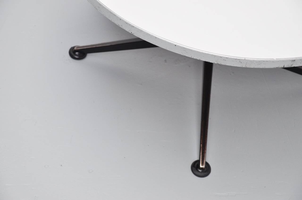 Mid-Century Modern Friso Kramer Round Coffee Table Ahrend, 1962 For Sale