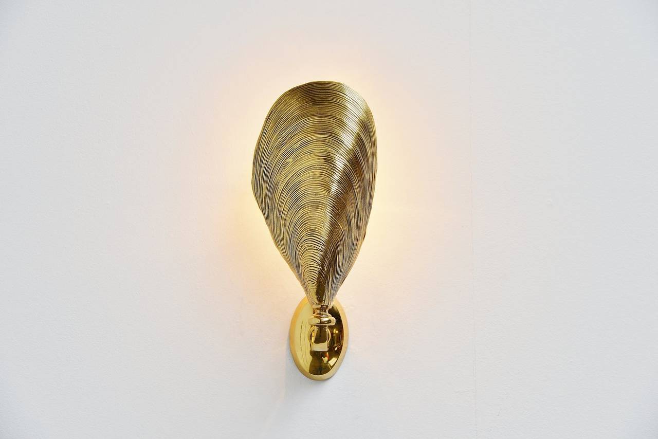 Solid Bronze Mussel Sconces Made in France, 1970 In Excellent Condition In Roosendaal, Noord Brabant