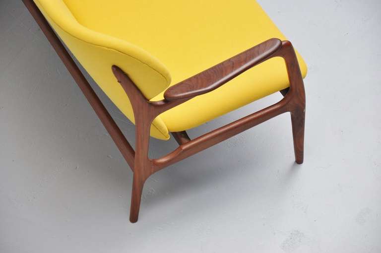 Danish Lounge Sofa in Yellow Upholstery, 1960 In Good Condition In Roosendaal, Noord Brabant