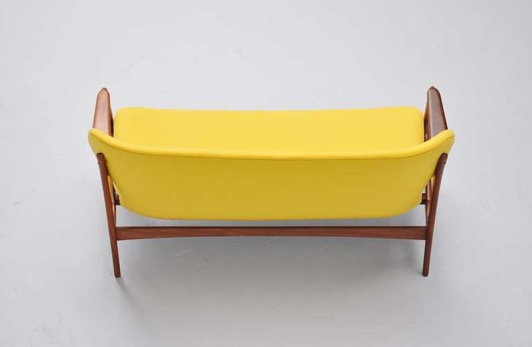 Mid-20th Century Danish Lounge Sofa in Yellow Upholstery, 1960