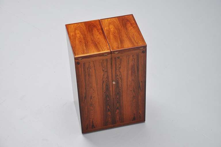 Dyrlund Captains Dry Bar in Rosewood 3