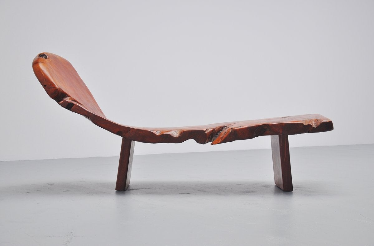 Amazing shaped chaise longue made by unknown manufacturer or designer, Holland 1970. Superb and heavy quality lounge chair in good condition. Very nice crafted chair with glued connections. Someone spent a lot of time in making this huge tree usable