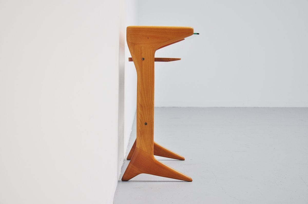 Mid-20th Century Ico Parisi attributed side table Italy 1950