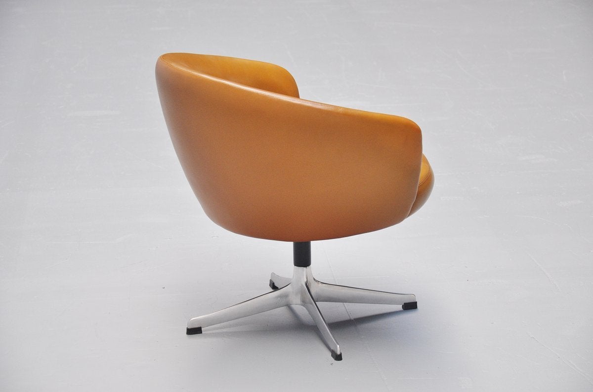 Mid-20th Century Yngve Ekstrom Rondino swivel chair Swedese 1950