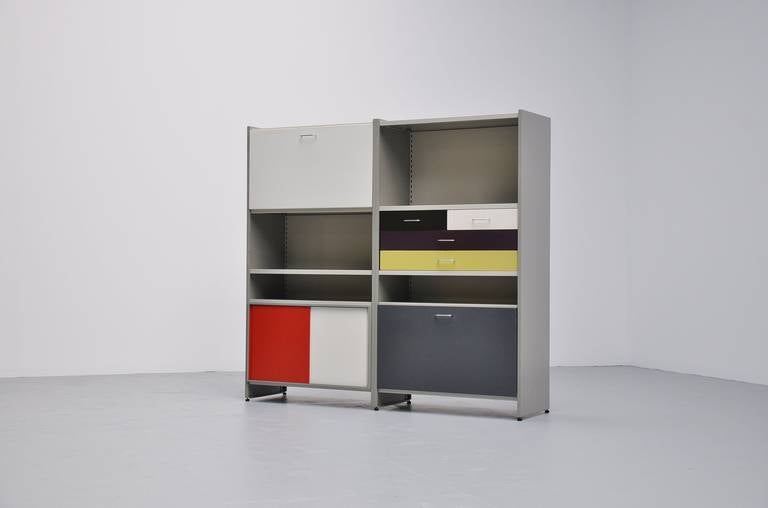 Very nice double cabinet, from the famous 5600 modular series cabinet designed by Andre Cordemeijer for Gispen Culemborg 1962. This modular system was very much improved after the 663 series from Rietveld which was only modular in width. This very