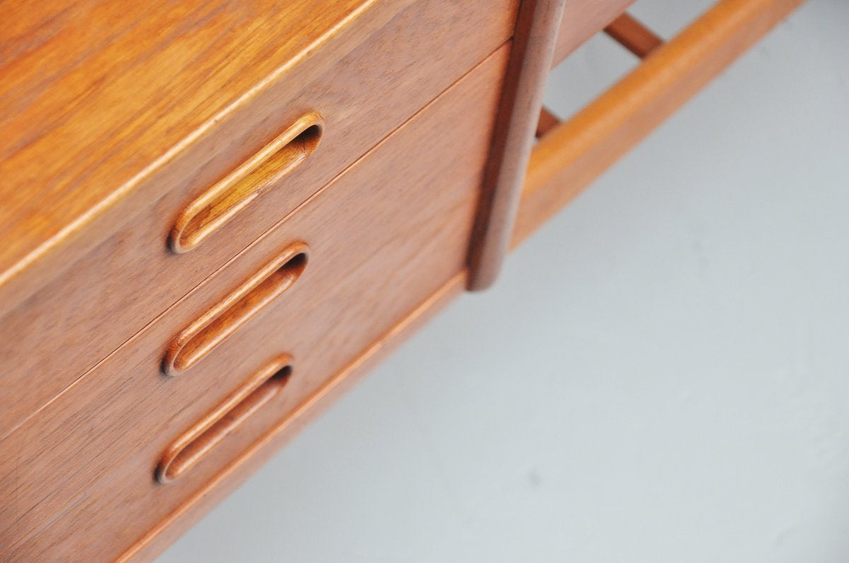 Arne Wahl Iversen planter credenza Denmark 1961 In Good Condition In Roosendaal, Noord Brabant